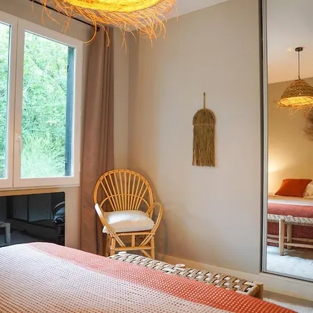 Villa La Petite Pinede - Typique Au Calme Et A Quelques Pas De La *