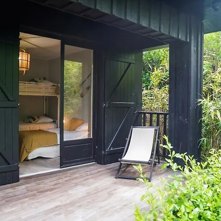 Villa La Petite Pinede - Typique Au Calme Et A Quelques Pas De La *